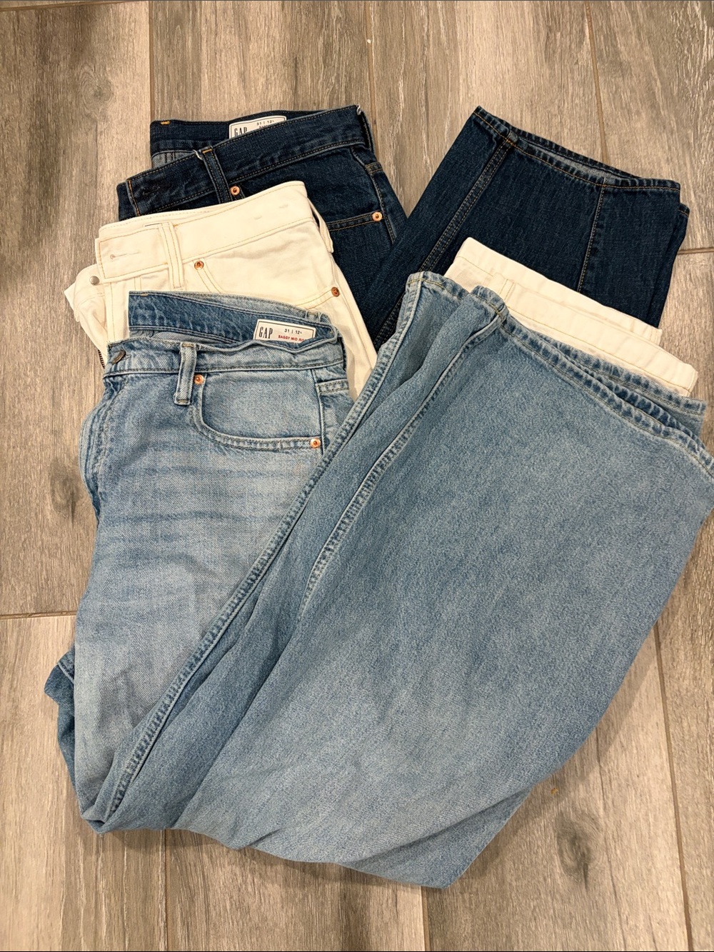 Gap Jeans Bundle of 3 Size 12 Long (31L) Dark Wash, Ecru, Light Wash Baggy